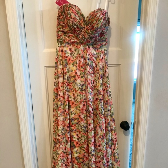 Staceys Bridal Evening Gown/Prom Dress. NWT Perfect Condition ! Sz 8-10 54” long - Picture 9 of 11